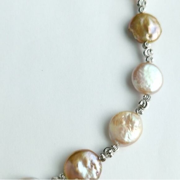 Blush Pink Coin Pearl Pearl Necklace 🆕 - Picture 9 of 10